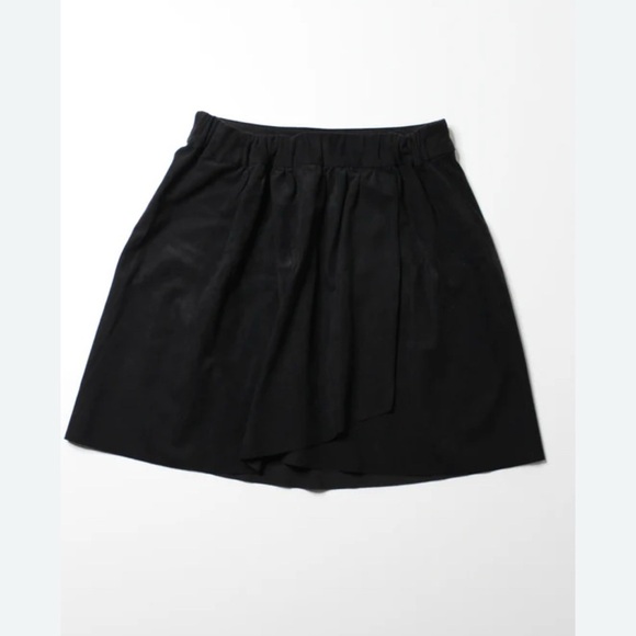 NWOT Aritzia Wilfred Free Faux Suede wrap mini skirt black Size XS - Picture 1 of 6